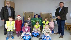 Sicherheitskampagne des Kfz-Gewerbe in den Kindergarten getragen