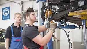 Ausbildung zum Kfz-Mechatroniker